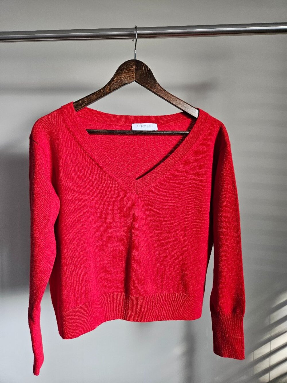 Everlane Cashmere V Neck Cropped Sweater - Red - XS